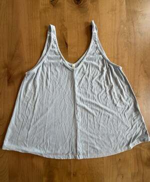 be cool Los Angeles Women's Ribbed V-Neck Flowy Swing Tank Top Light Blue Size L